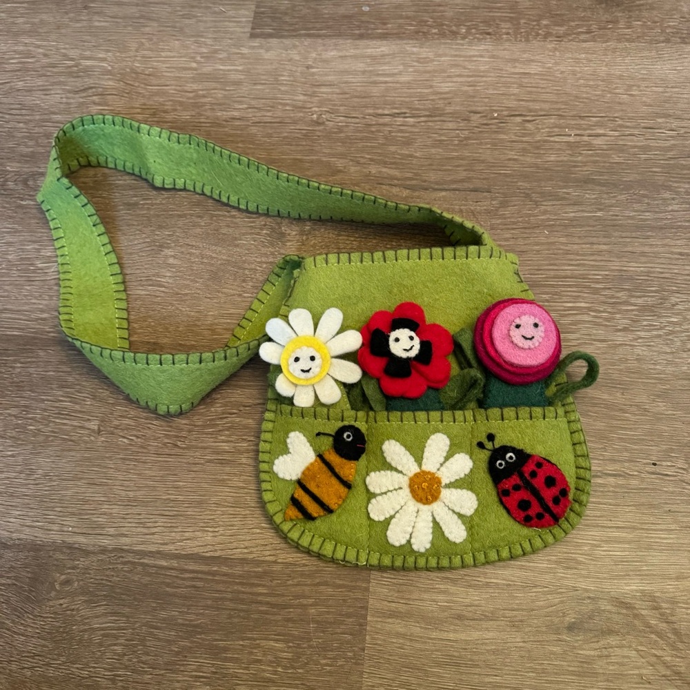 Pure Wool Needle Felted Children Garden Finger Puppet Handbag
Bee Ladybug Daisy